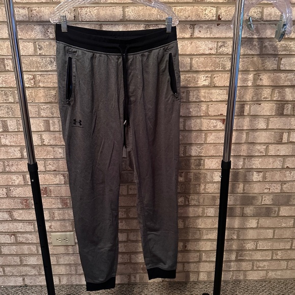 Under Armour Gray and Black Cuffed Jogger Sweatpants - Men's Large - Picture 1 of 5